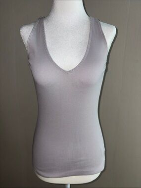 Express One Eleven - Ribbed V-Neck Tank Top in Lavender Gray
